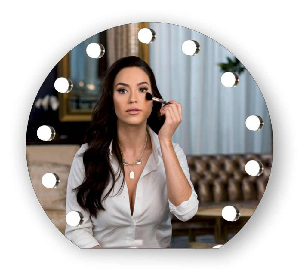 Καθρέπτης τοίχου hollywood  κρεμαστός στον τοίχο ιδανικός  για μακιγιάζ make up με υψηλής ποιότητας φωτισμό Led και διακόπτη  on/off και άλλες smart λειτουργείες  