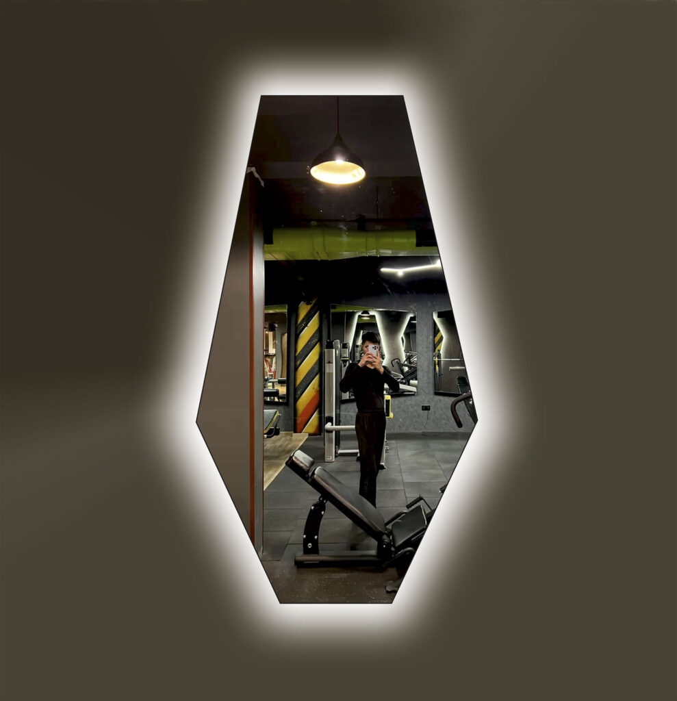 Καθρέπτες γυμναστηρίου υψηλής ποιότητας, ιδανικοί για κάθε επαγγελματικό ή οικιακό χώρο. Με δυνατότητα επιλογής LED φωτισμού, προσφέρουν άψογη ορατότητα, μοντέρνα αισθητική και αναβαθμισμένη εμπειρία προπόνησης.
