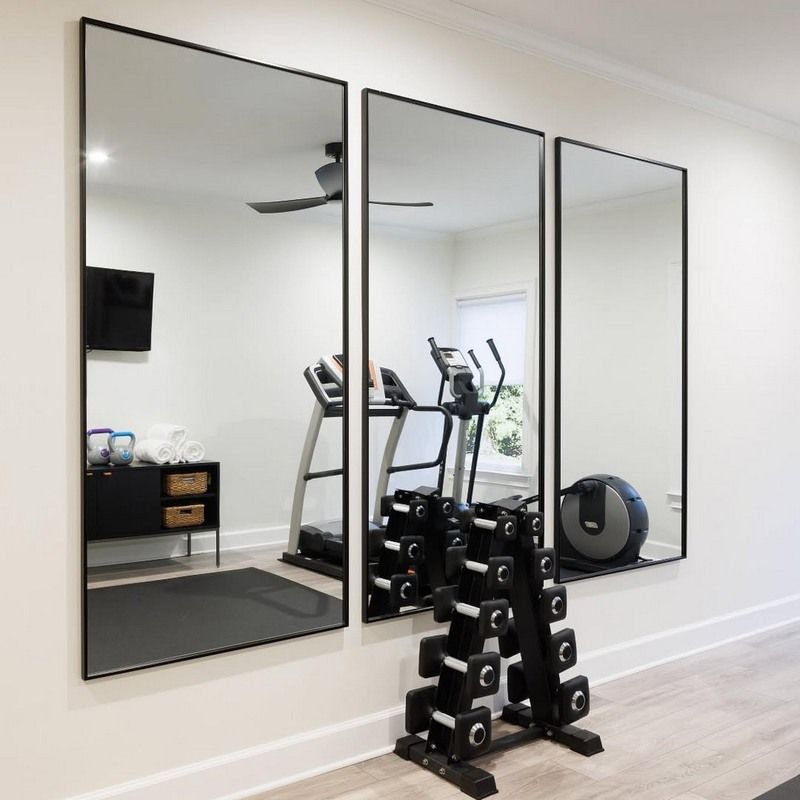 Καθρέπτες γυμναστηρίου υψηλής ποιότητας, ιδανικοί για κάθε επαγγελματικό ή οικιακό χώρο. Με δυνατότητα επιλογής LED φωτισμού, προσφέρουν άψογη ορατότητα, μοντέρνα αισθητική και αναβαθμισμένη εμπειρία προπόνησης.